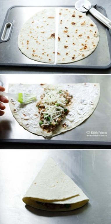 Quesadilla cu carne tocata si mazare